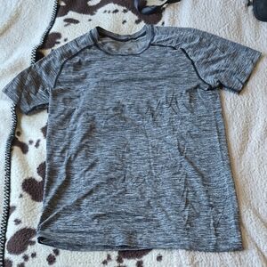 Men's Gray Lululemon Athltic T-Shirt (Small)